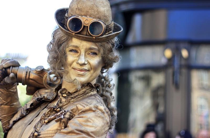 Steampunk Lady, human statue at the Edinburgh Fringe